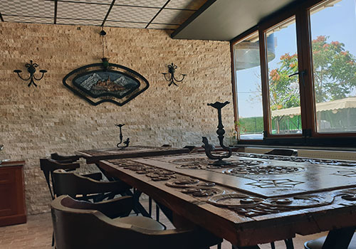 Royal Park Hotel Çorlu'nun doğayla iç içe dinlenme alanı
